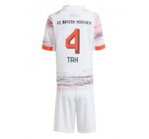 Bayern Munich Jonathan Tah #4 Koszulka Wyjazdowa dzieci 2025-26 Krótki Rękaw (+ krótkie spodenki)